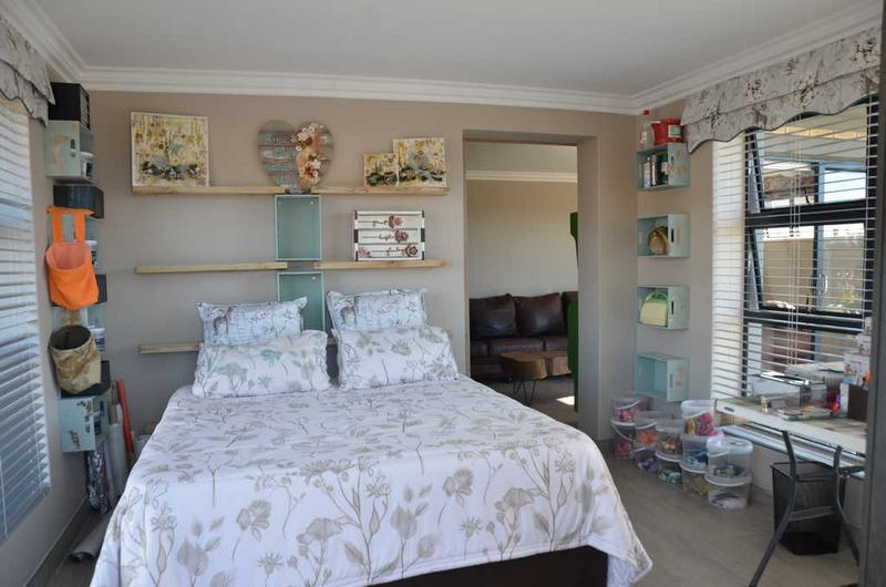 5 Bedroom Property for Sale in Island View Western Cape